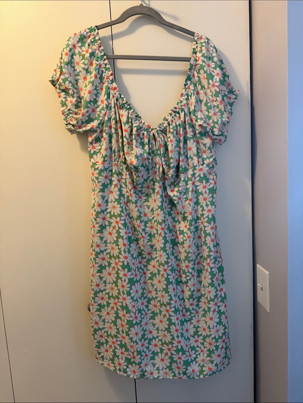 Glamorous Green Daisy-Print Puff-Sleeve Mini Dress
